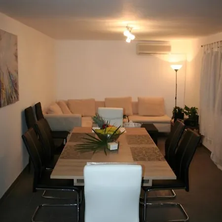 House Casia 펜션 *